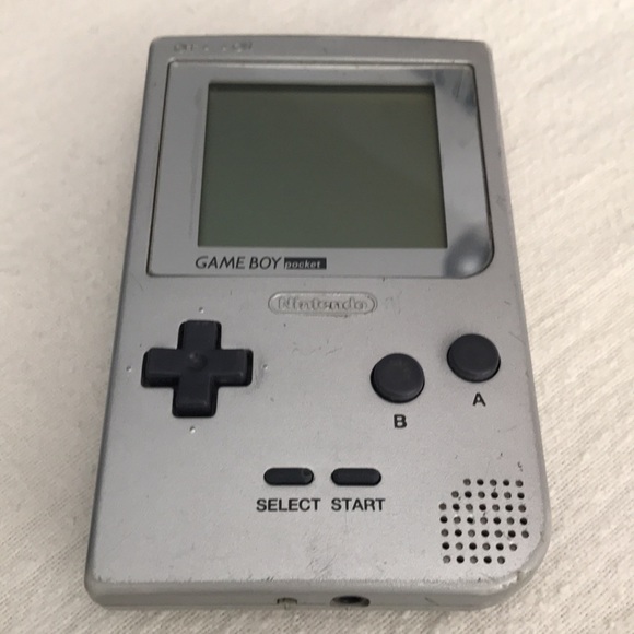 Game Boy - Picture 2 of 4